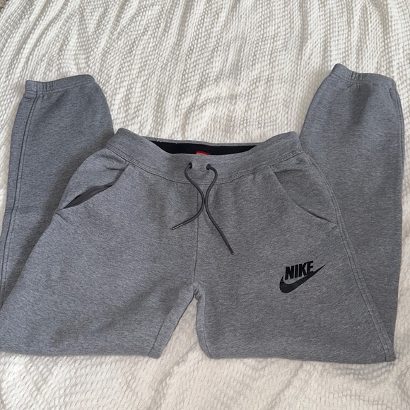 Nike Sweatpants - Picture 1 of 2